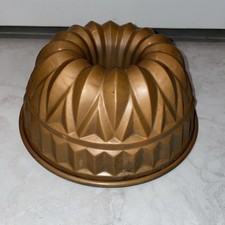 Vintage Copper Fluted Bundt Cake Mold with Wall-Hang Loop, 10.5 in. — listing 5
