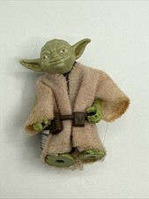 Kenner Star Wars Yoda 3.75" Action Figure with Cloth Robe, Orange Snake and Gimer Stick — listing 6