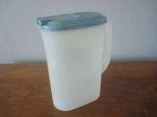 Vintage Tupperware Slim Line Beverage Pitcher/Carafe with Yellow Push-Button Pour Lid — listing 4
