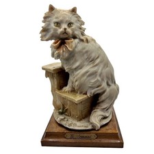 Giuseppe Armani Porcelain Cat Sculpture - White Cat Playing on Rush-Seat Chair with Ball of Yarn — listing 2