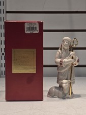 Resin Nativity Figurines - Joseph and Mary with Jeweled Robes and Gold Scrollwork, Set of 2 — listing 3