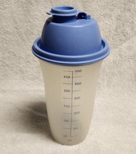 Tupperware Quick Shake Mixer Container 20 oz with Blue Flip-Top Lid — listing 6