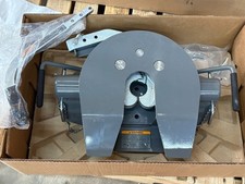 Fifth Wheel Trailer Hitch with Rail Mount Base and Locking Handle