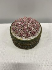 Vintage Porcelain Rose-Motif Covered Trinket / Powder Box, Scalloped Form