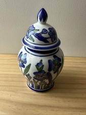 Vintage Navy Blue Ceramic Ginger Jar Table Lamp with Hand-Painted Gold Vine & White Tulip Chinoiserie Design — listing 6