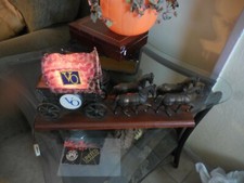 Vintage Covered Wagon Electric Mantel Clock with Gold Horse Team — listing 4