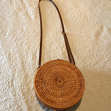 Round Woven Rattan Crossbody Bag with Floral Lining and Button-Loop Closure — listing 5