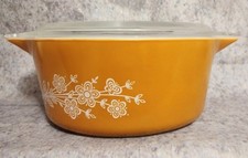 Vintage Pyrex Butterfly Gold Refrigerator Dishes and Butter Dish Group — listing 3