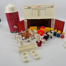Fisher-Price Play Family Farm #915 with Silo, Animals, Tractors & Little People — listing 5