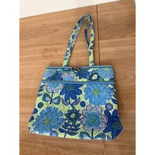 Vera Bradley Quilted Cotton Shoulder Bag in Doodle Daisy — listing 5