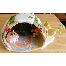 Department 56 Disney Winnie the Pooh "Help From A Friend" Illuminated Christmas Figurine