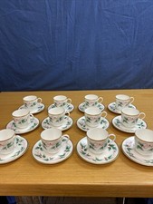 Mikasa 'Ribbon Holly' Fine China Serving Set with Gold Handle Tidbit Tray — listing 5