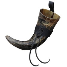 Natural Cattle Horn Drinking Horn with Curved Tip — listing 5