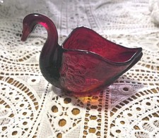 Vintage Amberina Glass Swan Covered Trinket/Powder Box with Figural Swan Finial (5" tall, 4.5" across) — listing 2