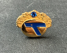 Eastern Airlines 10K Gold Winged Service Pin with 3 Diamonds — listing 4