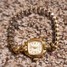 Vintage Elgin Ladies' Cocktail Wristwatch with Cushion Case and Mesh Bracelet — listing 3