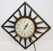 United Metal Goods Mid-Century Electric Mantel Clock Model 207 Brass — listing 5