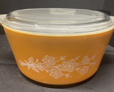 Vintage Pyrex Butterfly Gold Refrigerator Dishes and Butter Dish Group — listing 6