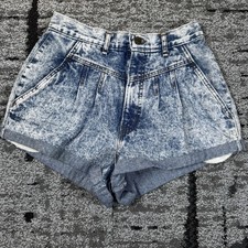 High-Waisted Acid Wash Denim Shorts with Double-Button Closure — listing 5