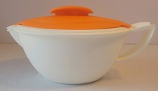 Vintage Tupperware Small Gravy / Sauce Boat Pitcher with Sheer Seal Lid — listing 2