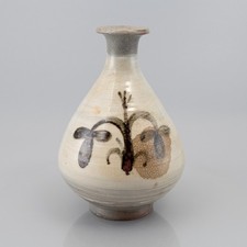 Buncheong-Style Stoneware Bottle Vase with Incised Sgraffito Decoration Came with an unmarked wooden box — listing 2