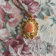 Vintage Round Floral Rose Cameo Brooch with Filigree Gold-Tone Frame — listing 6