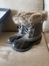 London Fog Collection Milly Women's Duck Boots, Buffalo Plaid with Faux Fur Cuff, Size 6 — listing 6