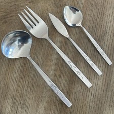 Pair of Vintage Ornate Floral Pattern Dinner Forks — listing 4