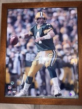 Brett Favre Green Bay Packers Framed Photo and Trading Card Display with Stats — listing 5