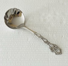 Oneida Community Stainless 'Chandelier' Pattern Gravy Ladle with Scalloped Bowl — listing 2