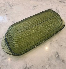 Vintage Green Glass Pedestal Candy Dish with Lid, Strawberry Pattern, Pointed Finial — listing 2