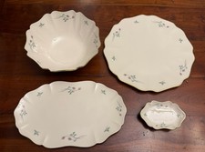 Lenox Rose Manor Small Scalloped Oval Trinket / Pin Dish with Gold Trim