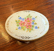 Vintage Gold Tone Powder Compact with Mirror and Puff A maker's name