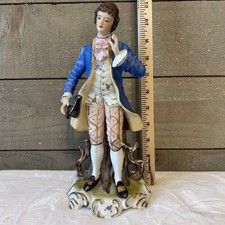 Vintage Porcelain Colonial Gentleman Figurine with Floral Bouquet — listing 4