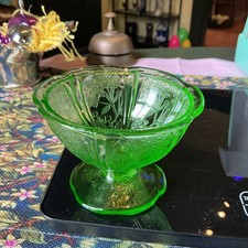Vintage Green Uranium Glass Footed Sherbet / Dessert Dish, 3 inch — listing 3