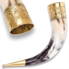 Natural Cattle Horn Drinking Horn with Curved Tip — listing 2