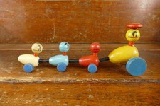 Fisher-Price #799 Quacky Family Wooden Pull Toy Mama Duck & 3 Ducklings — listing 2