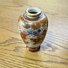 Japanese Satsuma-Style Moriage Vase with Immortals and Millefleur Ground — listing 4