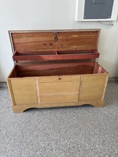 Vintage Cedar Hope Chest with Pennsylvania Dutch Folk Art Decoration and Faux-Drawer Front — listing 3
