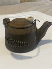 Wagner Ware Sidney -O- Cast Iron Kettle with Coil Spring Bail Handle and Spout — listing 2