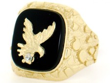 Men's Yellow Gold Nugget-Style Ring with Black Onyx and Diamond Cluster — listing 4
