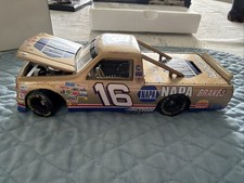 Action Racing Ron Hornaday #16 NAPA Brakes Gold Chevy Silverado 1:24 Diecast Truck — listing 4