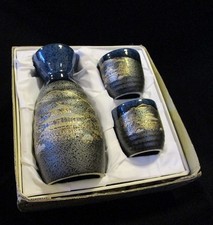 Japanese Hand-Painted Kutani-Style Porcelain Sake Bottle (Tokkuri) with Chrysanthemum Motif — listing 3