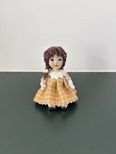 Zampiva Porcelain Figurine of Girl Holding Puppy in Green Clover Dress — listing 4