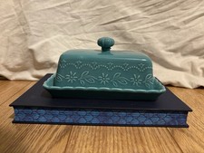 The Pioneer Woman Ceramic Covered Butter Dish with Floral Pattern and Red Doorknob Finial — listing 4