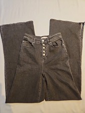 Wide-Leg Medium Wash Denim Jeans with Angled Yoke Detail — listing 5
