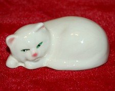 Miniature Resin Sleeping Orange Tabby Kitten Figurine in Green Stocking — listing 3