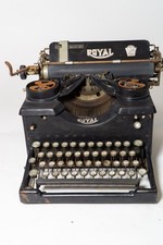 Antique Royal 10 Standard Manual Typewriter, Black with Glass-White Keys, circa 1914-1925 — listing 6