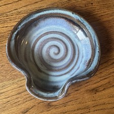 Handmade Studio Pottery Spoon Rest with Presidential Eagle Seal Motif, Bright Orange Glaze — listing 4