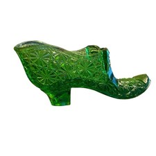 Green Pressed Glass Victorian Boot with Daisy & Button Pattern — listing 4